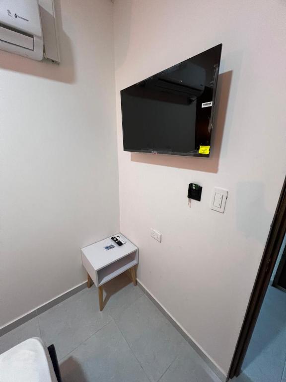 TV a/nebo společenská místnost v ubytování Hotel Almalu