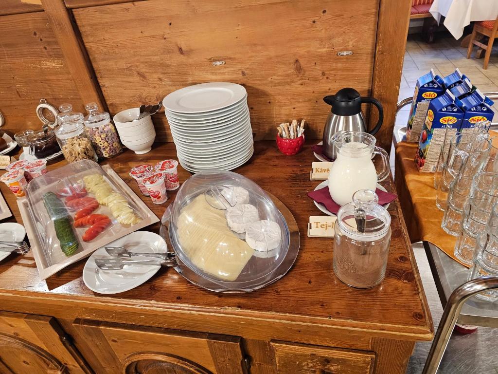 Jedlo v ubytovaní bed & breakfast alebo blízkom okolí