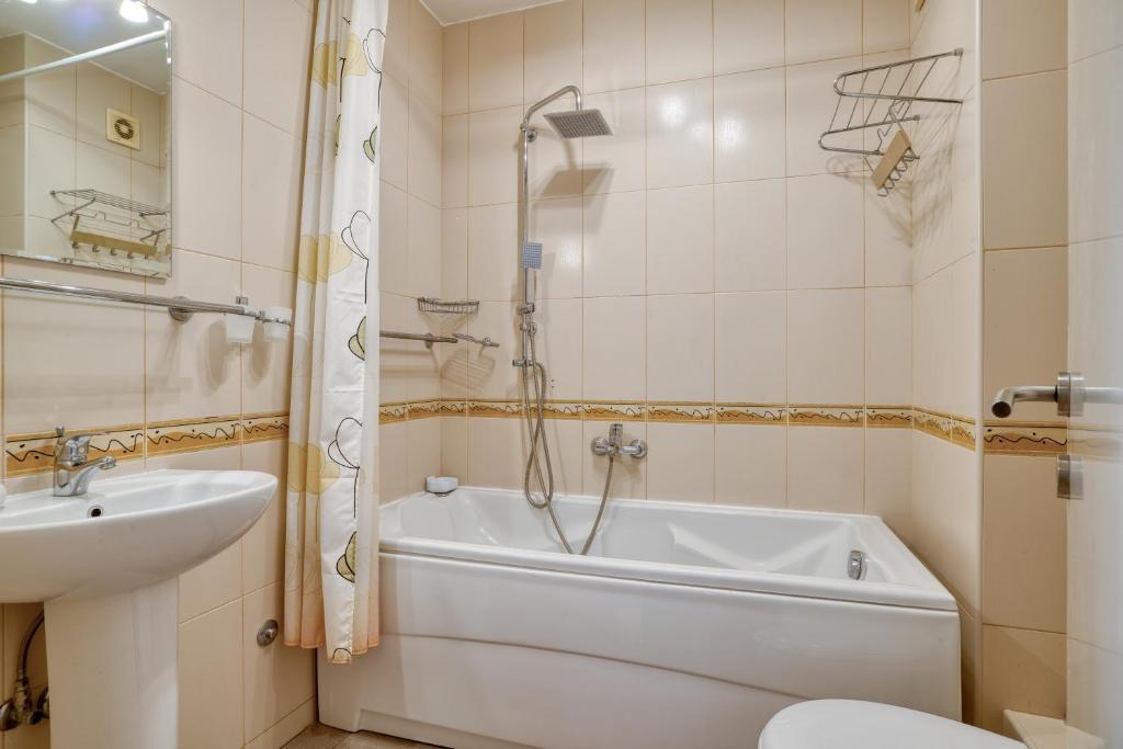 Koupelna v ubytování Kotor Vista Seaview apartment by MN Property