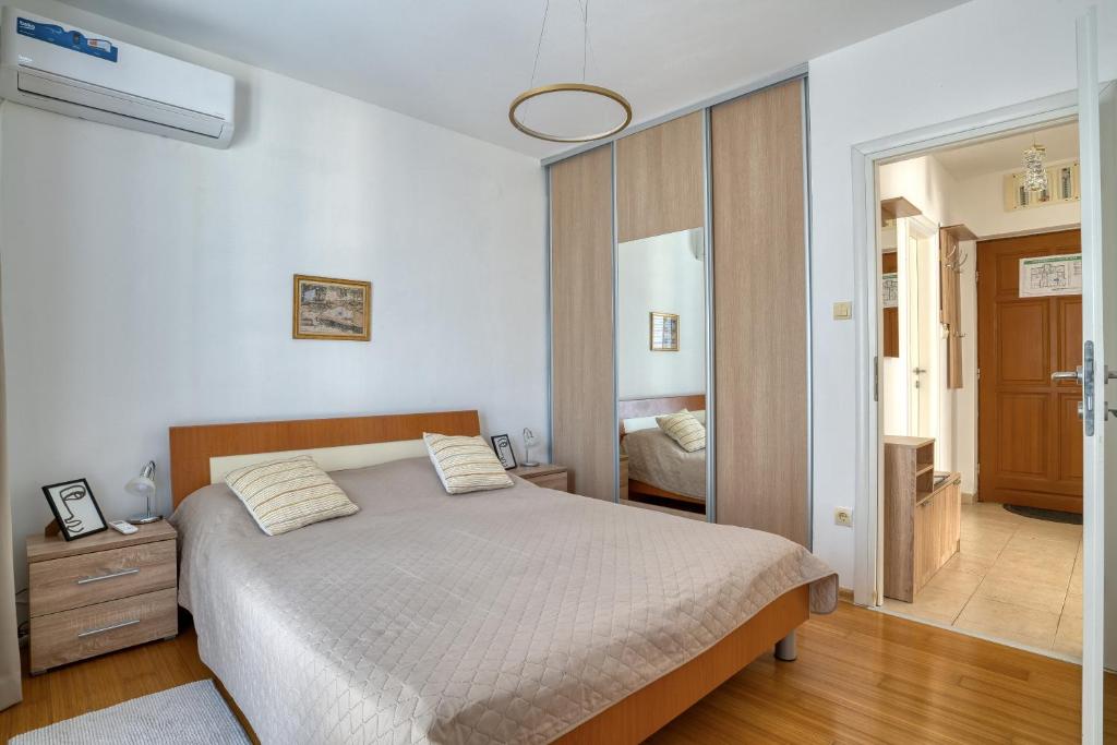 Postel nebo postele na pokoji v ubytování Kotor Vista Seaview apartment by MN Property