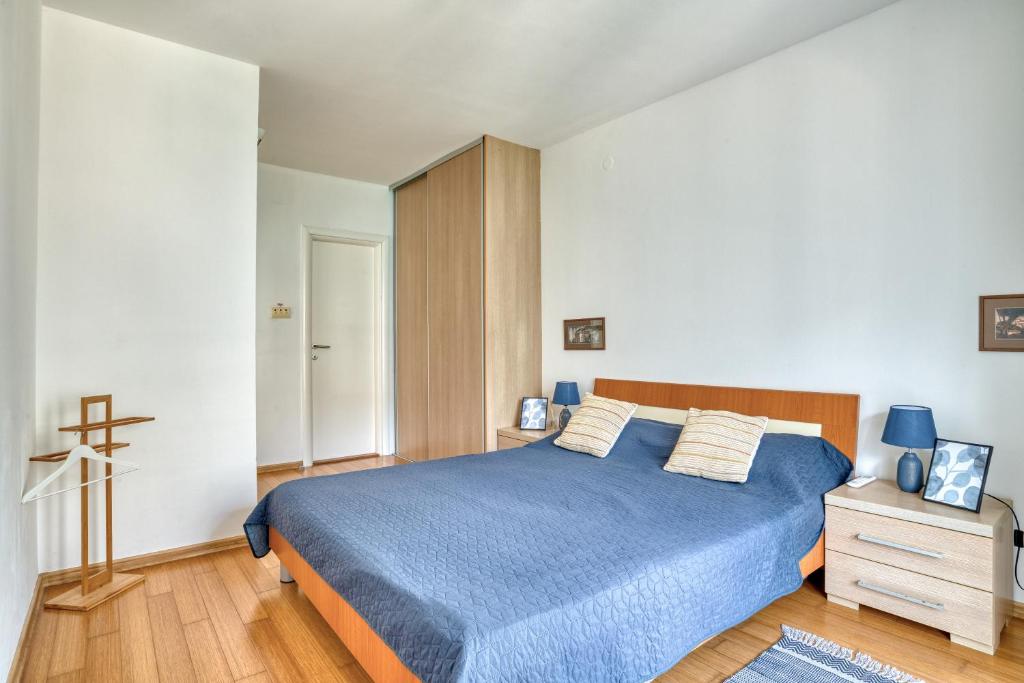 Postel nebo postele na pokoji v ubytování Kotor Vista Seaview apartment by MN Property