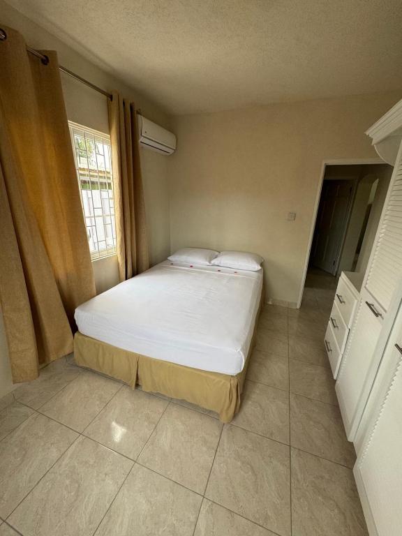 Sakari Ventures Apartments photo