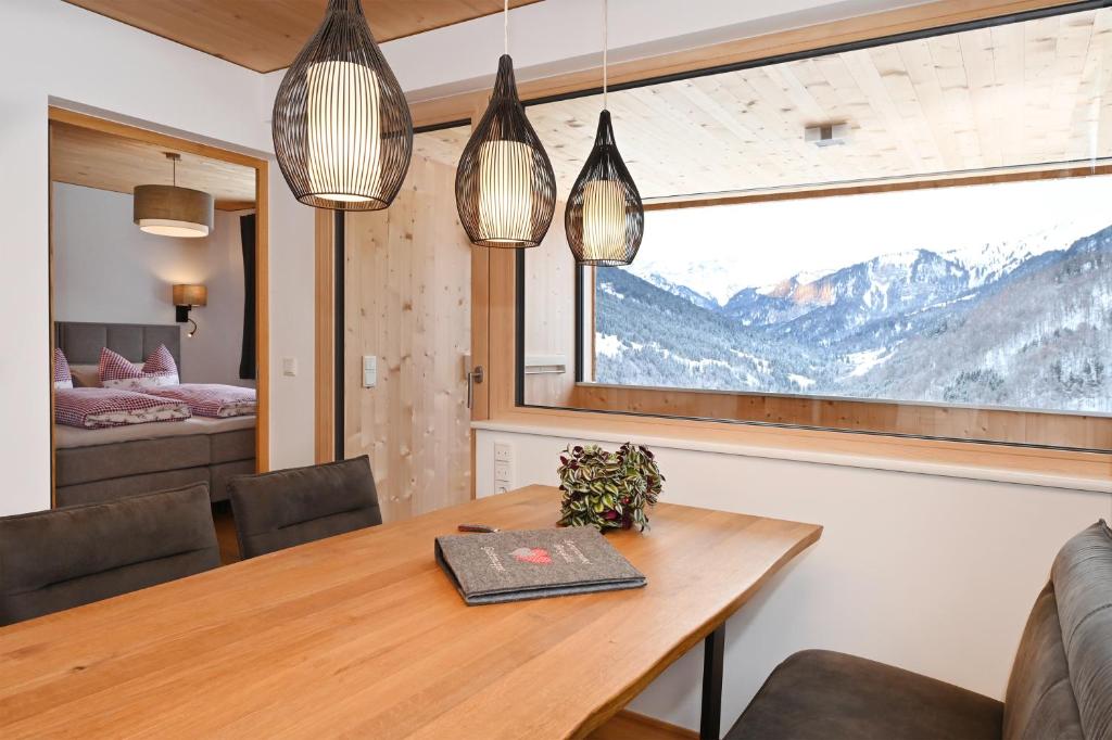 Nespecifikovaný výhled na hory nebo výhled na hory při pohledu z apartmánu