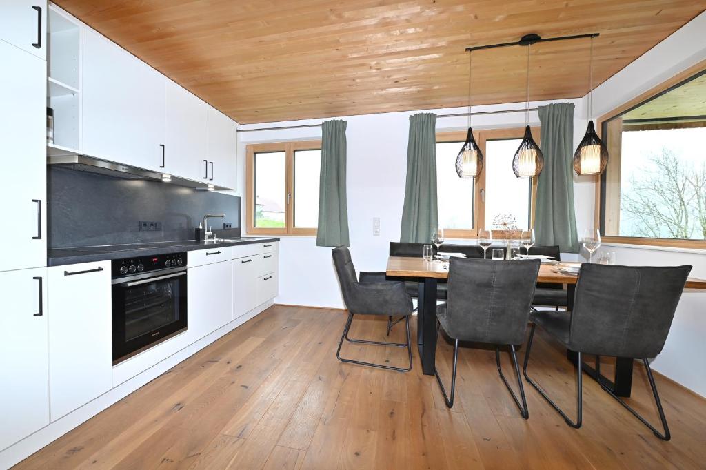 Kuchyň nebo kuchyňský kout v ubytování Panoramahof Bergglück