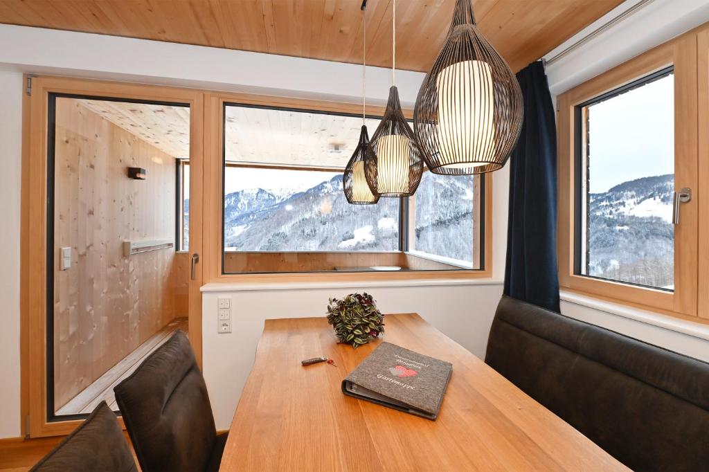 Nespecifikovaný výhled na hory nebo výhled na hory při pohledu z apartmánu