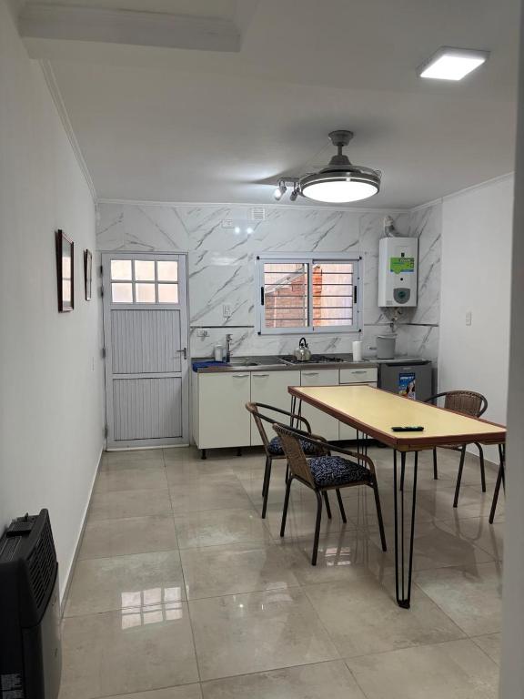 Casa duplex sobre calle Urquiza en Paraná, Entre Ríos