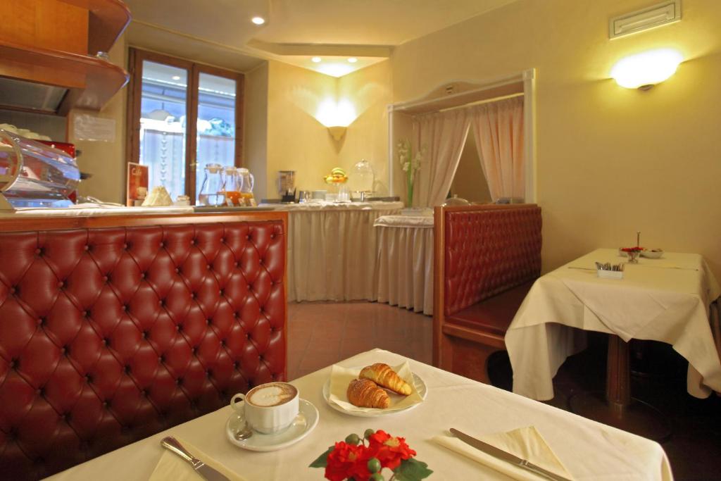 Jedzenie w hotelu lub w pobliżu
