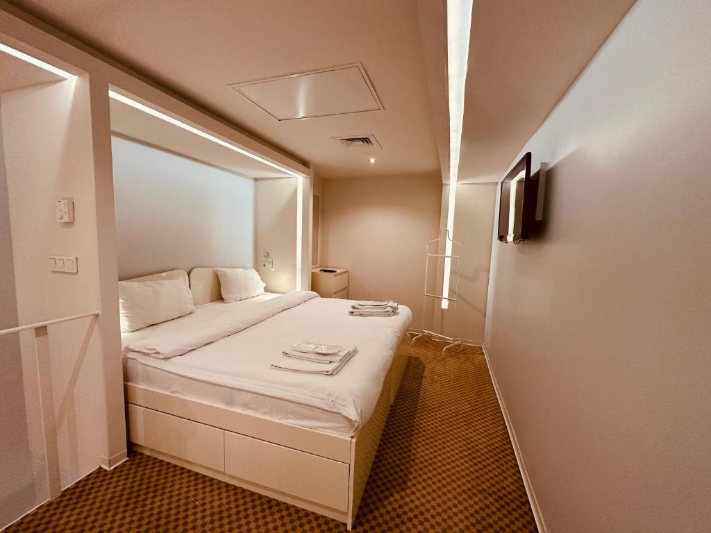 Ortakoy Aparts - Standard King Room