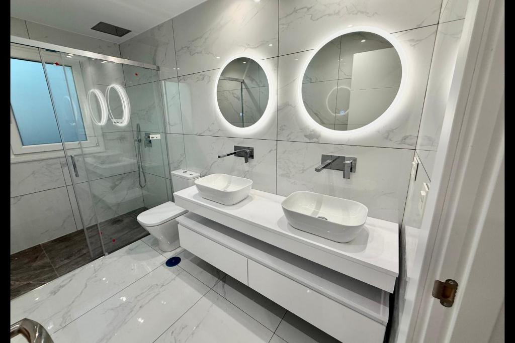 Kúpeľňa v ubytovaní MI CAPRICHO A12 - Luxury Beachfront Apartment- Costa del Sol