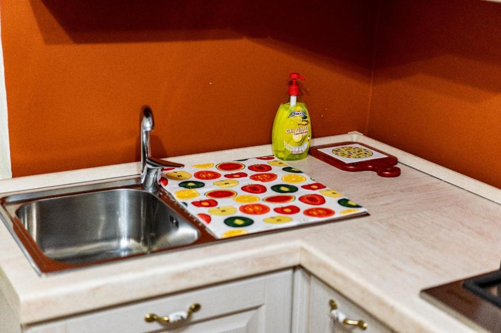 Kuchyň nebo kuchyňský kout v ubytování To Be Home