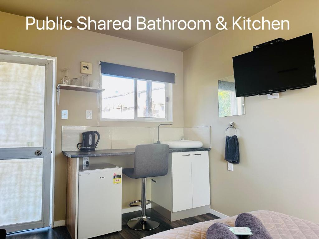 Kuchyň nebo kuchyňský kout v ubytování A1 Kaikoura Motel & Apartment