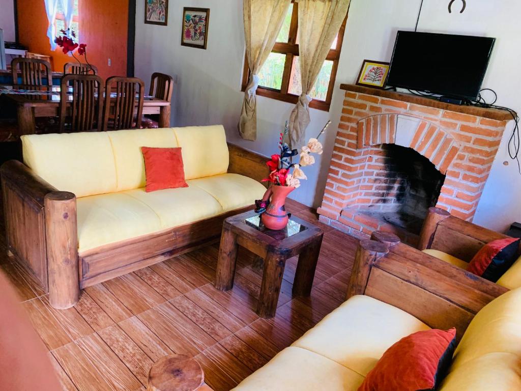 TV a/nebo společenská místnost v ubytování Cabañas los cactus 2