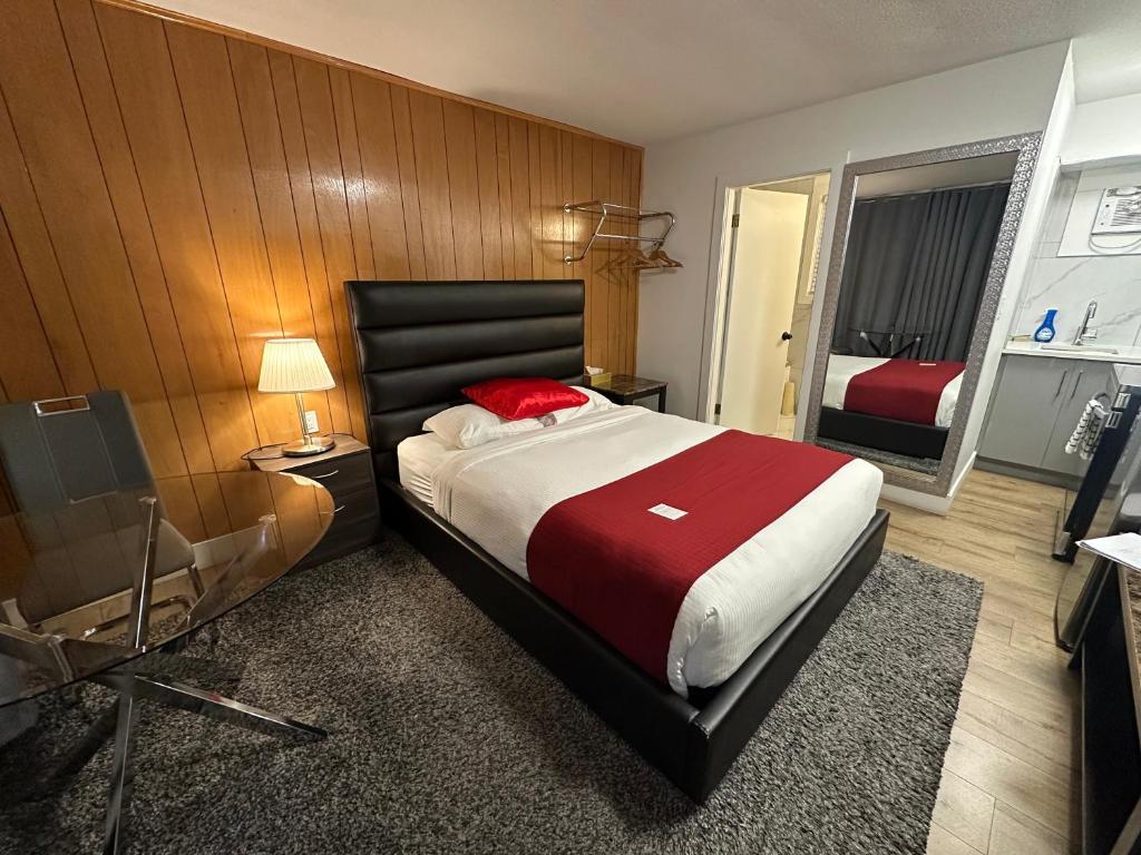 Postel nebo postele na pokoji v ubytování Mountain View Hope Motel