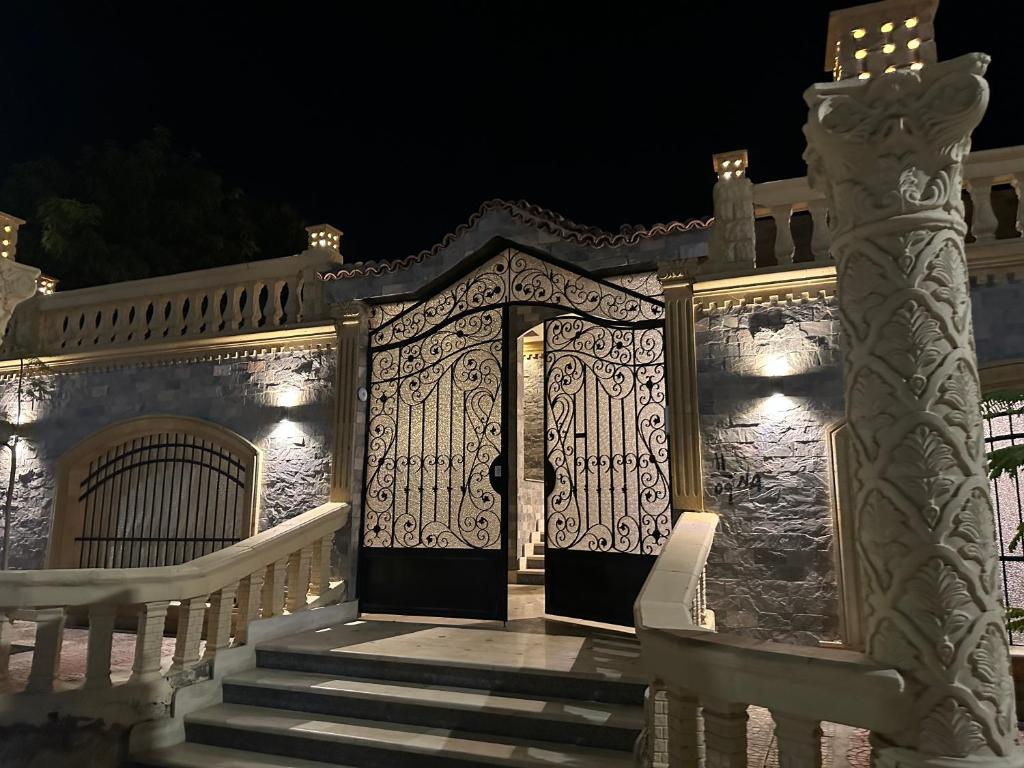 Fotografie z fotogalerie ubytování VIP villa Ali v destinaci Ismá'ílíja