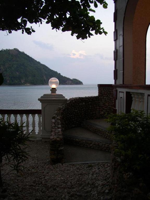 Blue Crystal Beach Resort photo