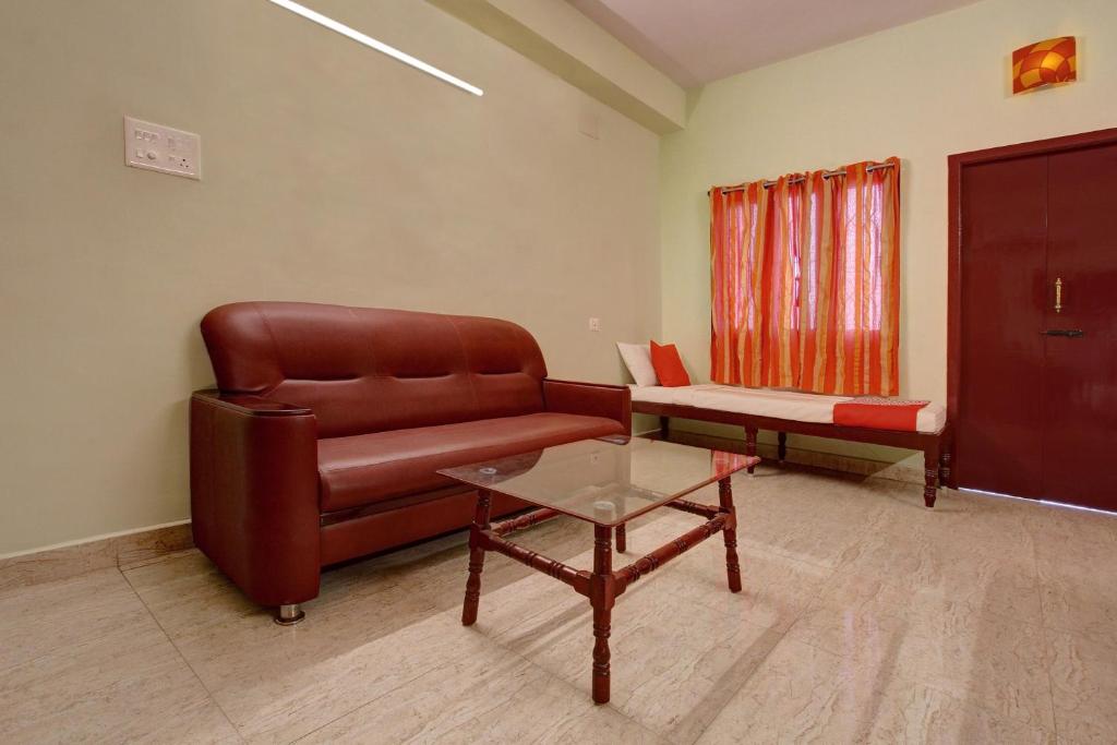 Hotel O Radhakrishna - Housity