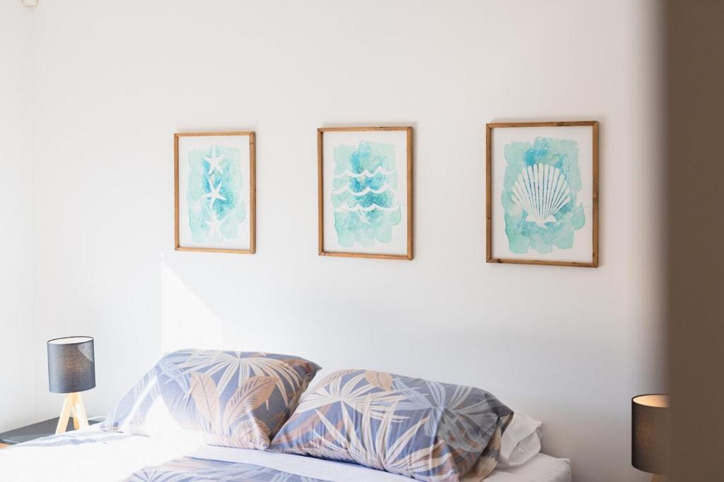 Large townhouse Double Garage plus additional parking Full kitchen and dining - Resim 12