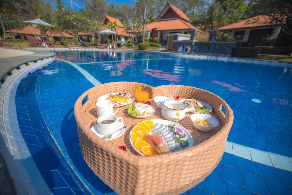Bazén v ubytování begonia N7 villa resort海棠7号别墅酒店 nebo v jeho okolí