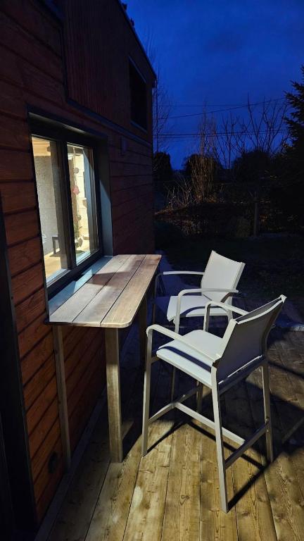 Balkón nebo terasa v ubytování Tiny House Kota Grill & Sauna