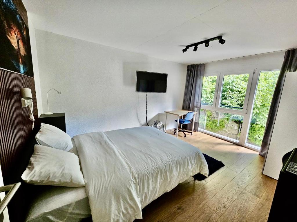 Cosy private room in Lausanne center - Resim 6