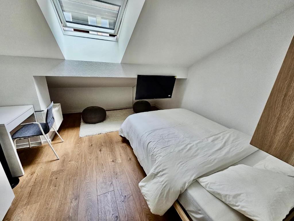 Cosy private room in Lausanne center - Resim 28