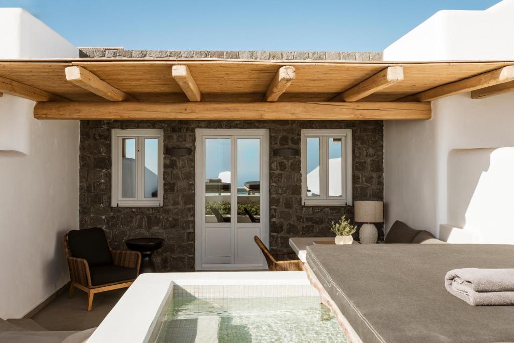 Balkón nebo terasa v ubytování NĒRO Suites by NOMÉE Hospitality Group