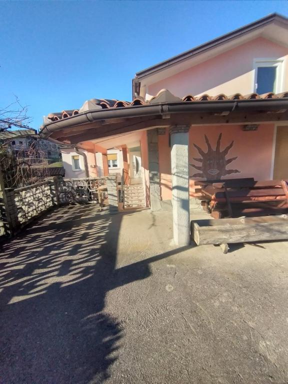 Budova, kde se apartmán nachází