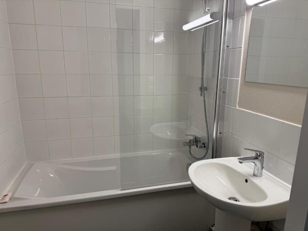 Koupelna v ubytování Abc Hotel