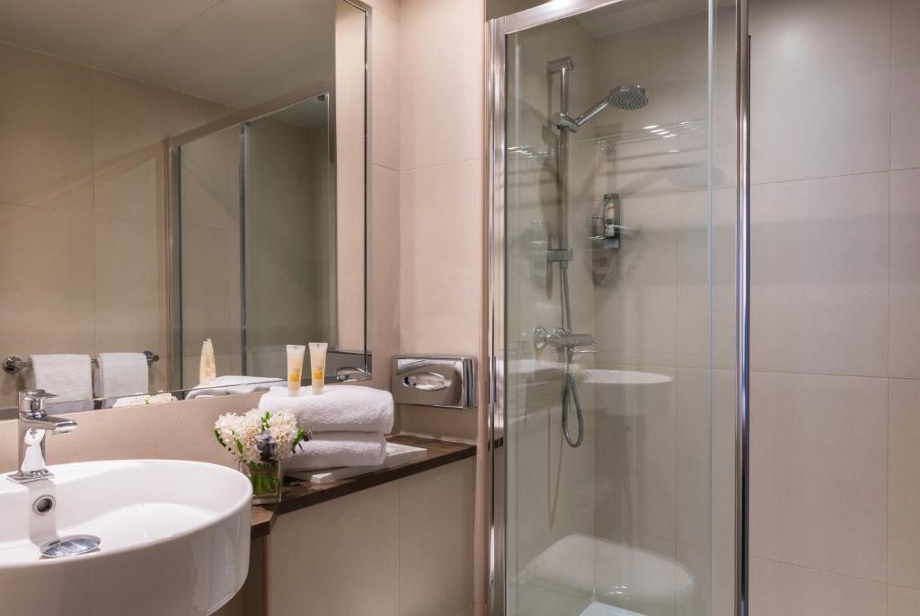 Hotel de Neuve by Happyculture - Resim 14