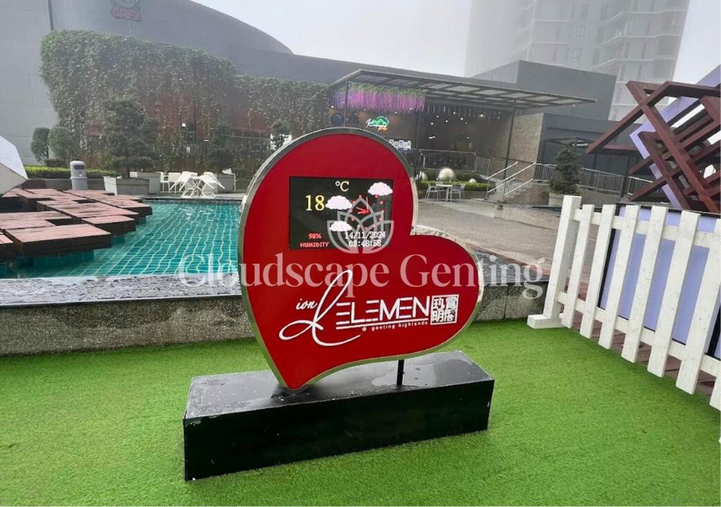 Bazén v ubytování Genting Ion Delemen by Cloudscape Genting nebo v jeho okolí