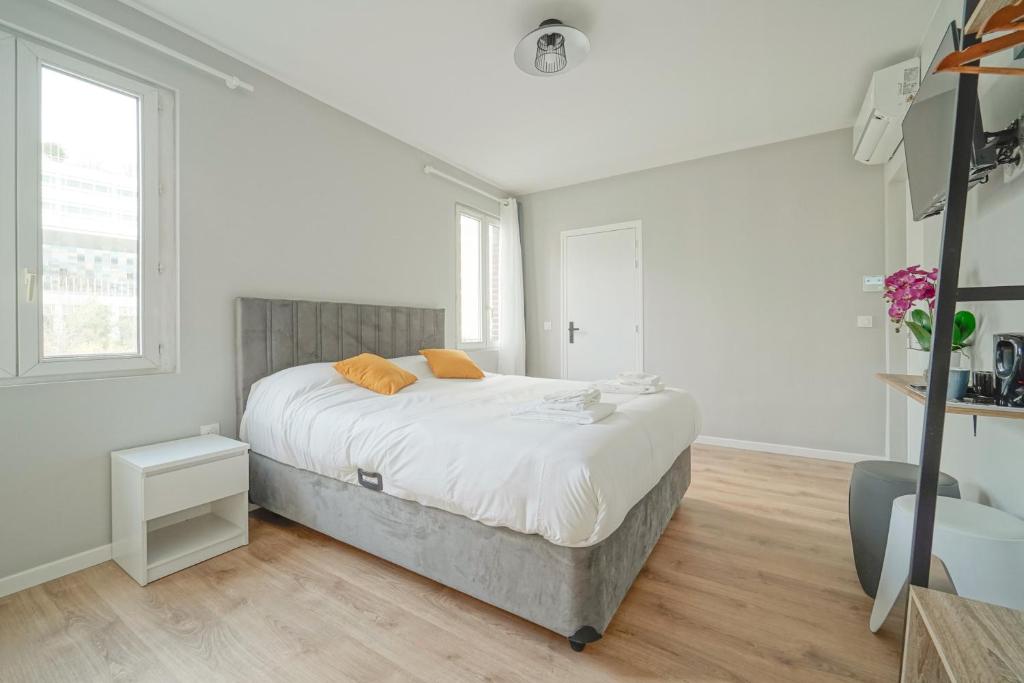 Hotel Trianon Saint Ouen - Double Room