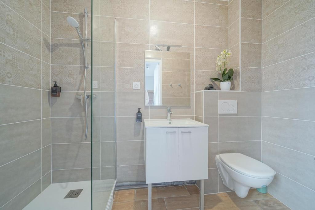 Hotel Trianon Saint Ouen - Budget Double Room