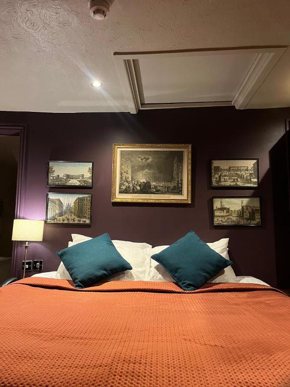 Queens Court Hotel - Resim 7