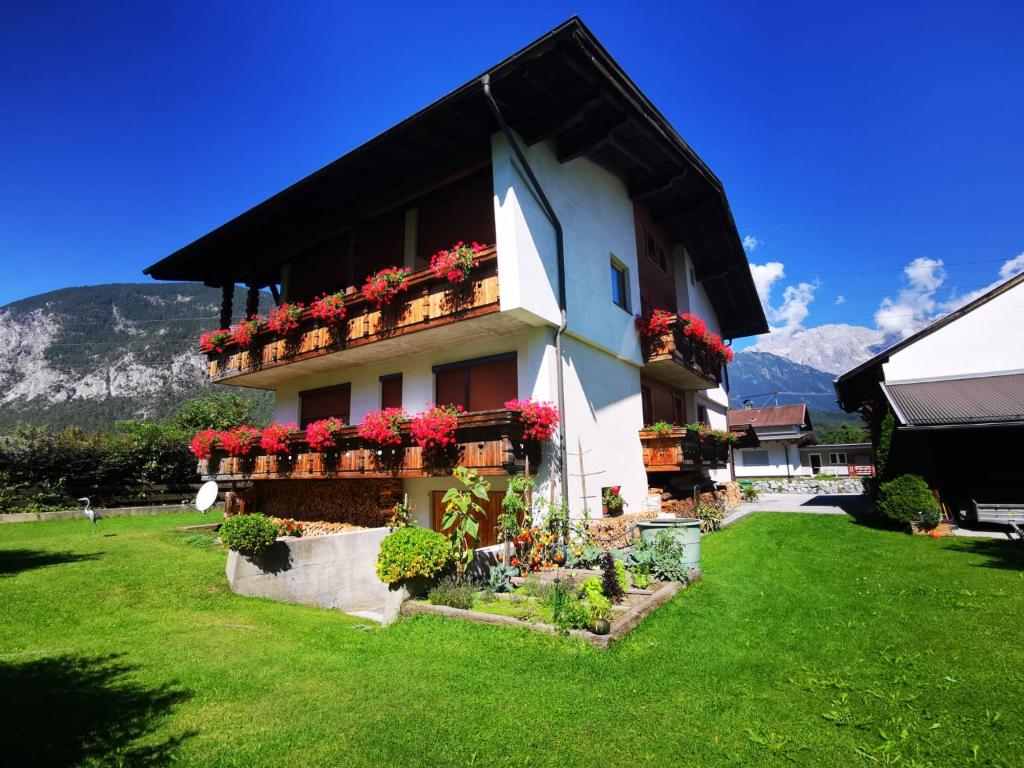 Nespecifikovaný výhled na hory nebo výhled na hory při pohledu z apartmánu