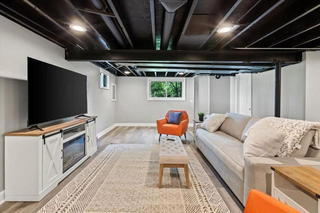 Posezení v ubytování Glen Ellyn King Bed Gazebo Fast Wi-Fi
