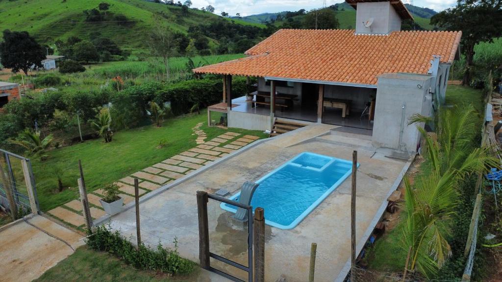 Bazén v ubytování Recanto Rancho em Capitólio MG nebo v jeho okolí