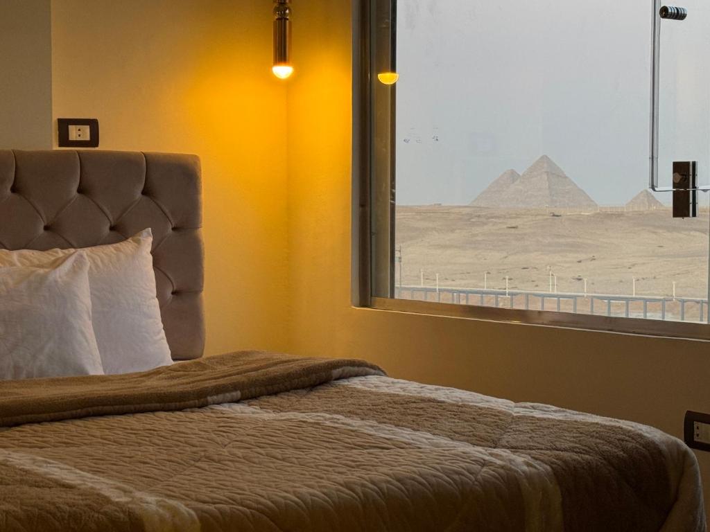 White Pyramids inn - 15