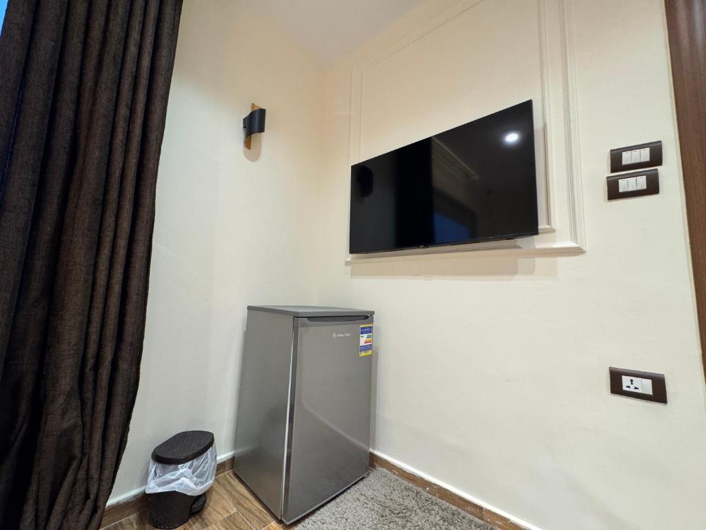 White Pyramids inn - 19