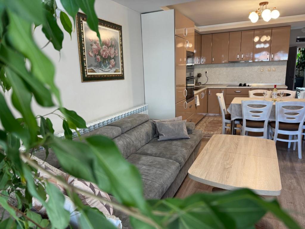 Kuchyň nebo kuchyňský kout v ubytování Guest House Tatiana /Къща за гости ТАТЯНА
