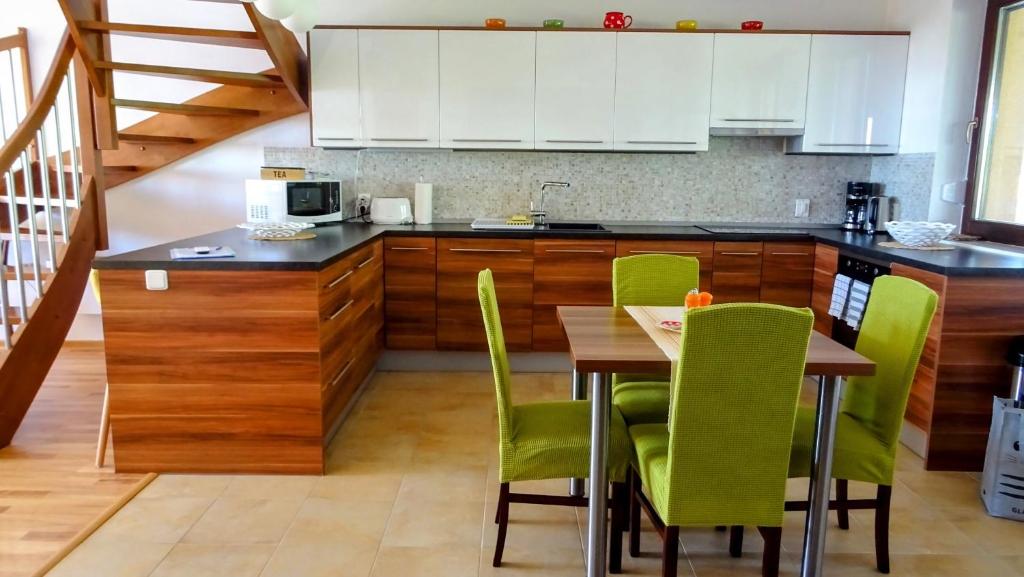 Kuchyň nebo kuchyňský kout v ubytování Apartmán Nesyt