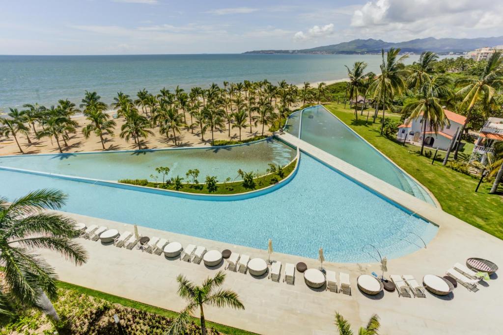 Maritima Beachfront Condos with Gym, 2 Pools, Rooftop and Bar, Bucerías ...