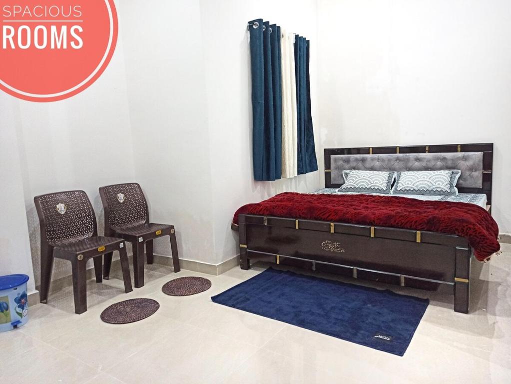Postel nebo postele na pokoji v ubytování Flat in Prayagraj