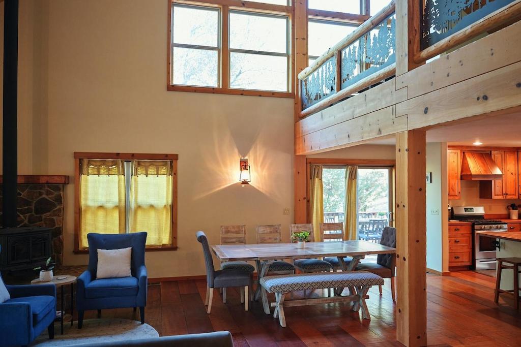 Rare Deluxe Family Cabin - Yosemite & Bass Lake - Casa De Cuatro Dormitorios