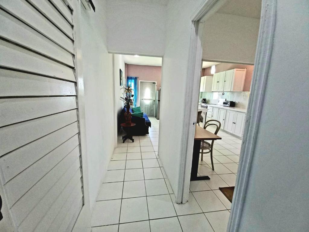 Dapur atau dapur kecil di Nested View- Spacious & quiet Apt 2 Nested Point Old Westerhall
