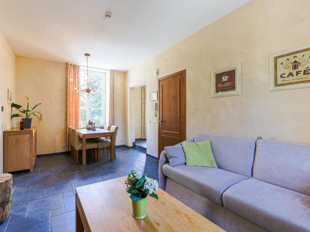 Posezení v ubytování Castle Apartment in Aywaille near River Amblève