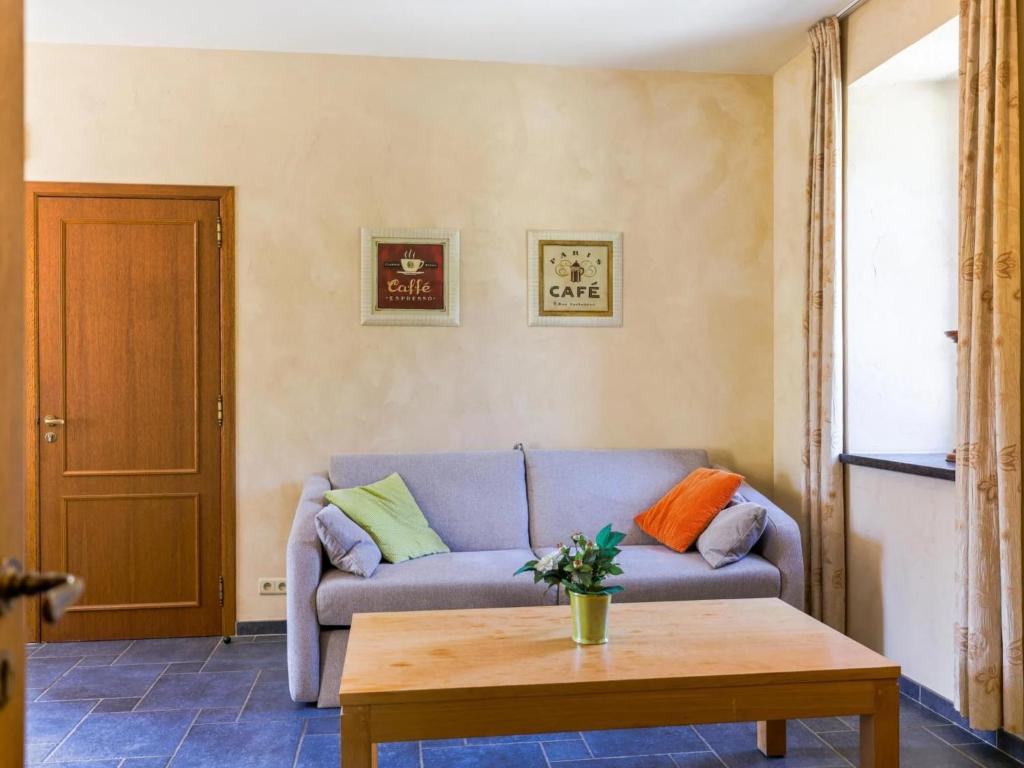 Posezení v ubytování Castle Apartment in Aywaille near River Amblève