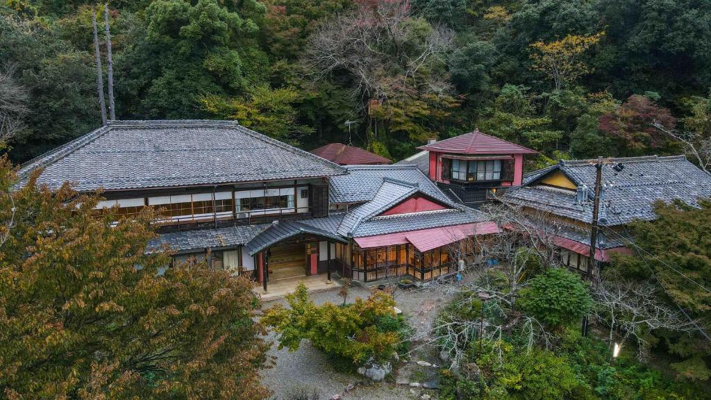Budova, kde se ryokan nachází