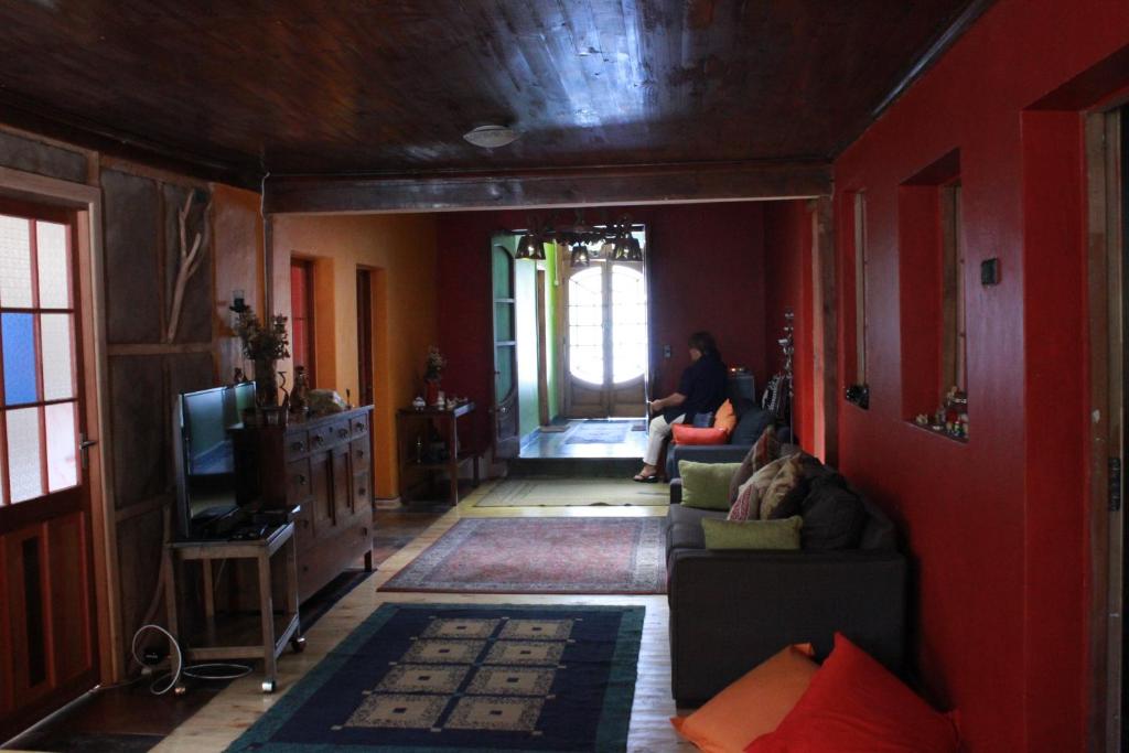 TV a/nebo společenská místnost v ubytování Casa En La Precordillera