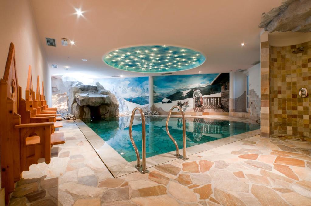 Bazén v ubytování Hotel Gianna nebo v jeho okolí