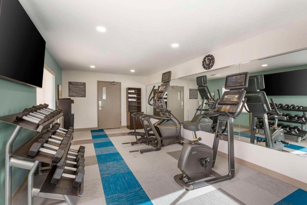 Fitness centrum a/nebo fitness zařízení v ubytování Comfort Suites at Tucson Mall